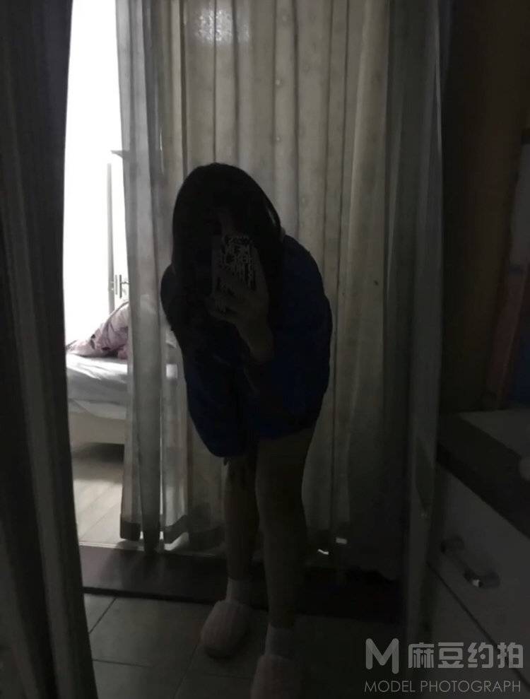 黑白模特