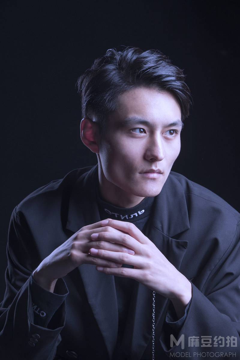 黑白模特