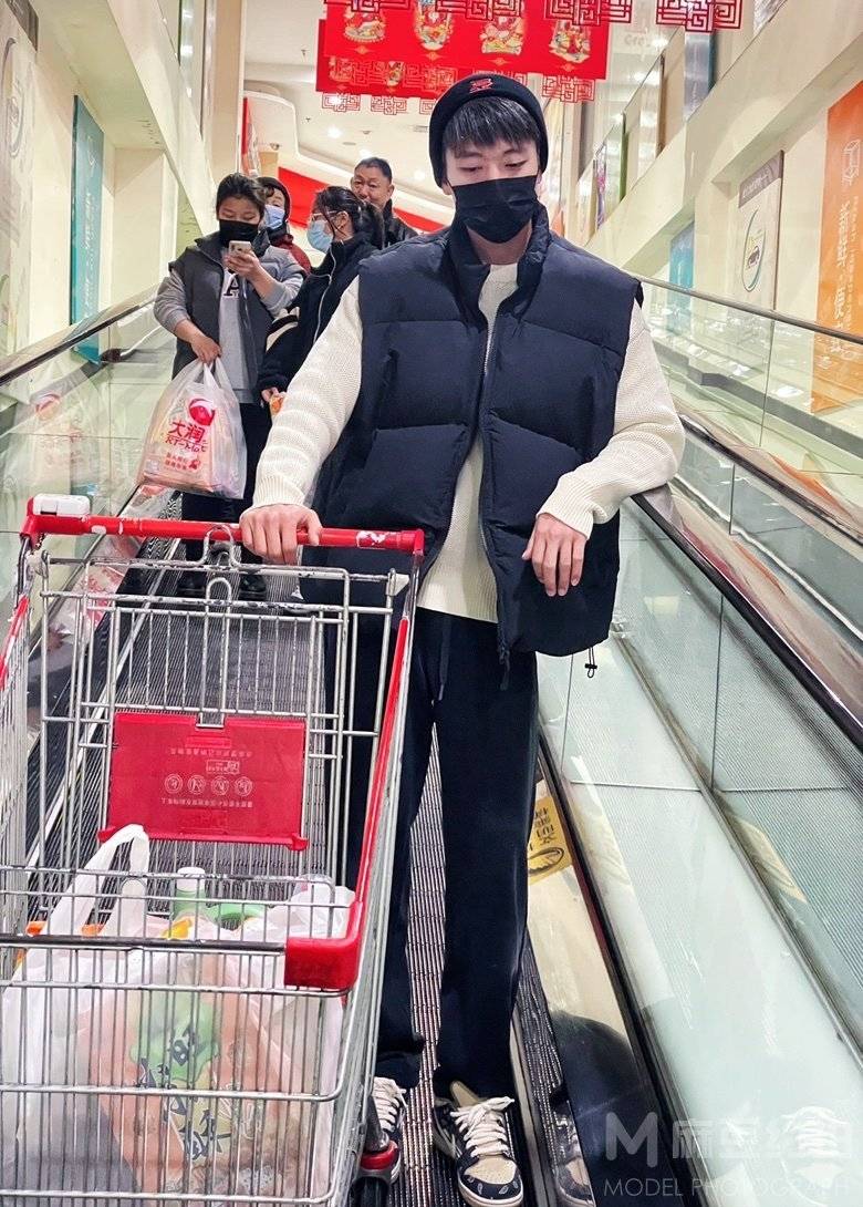 情绪模特