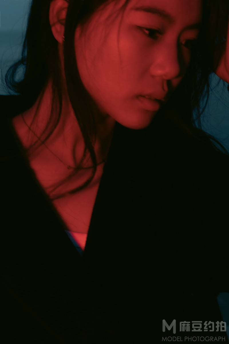 情绪模特