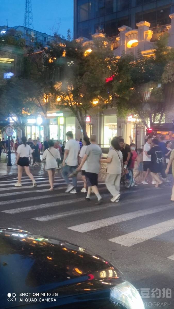夜景模特
