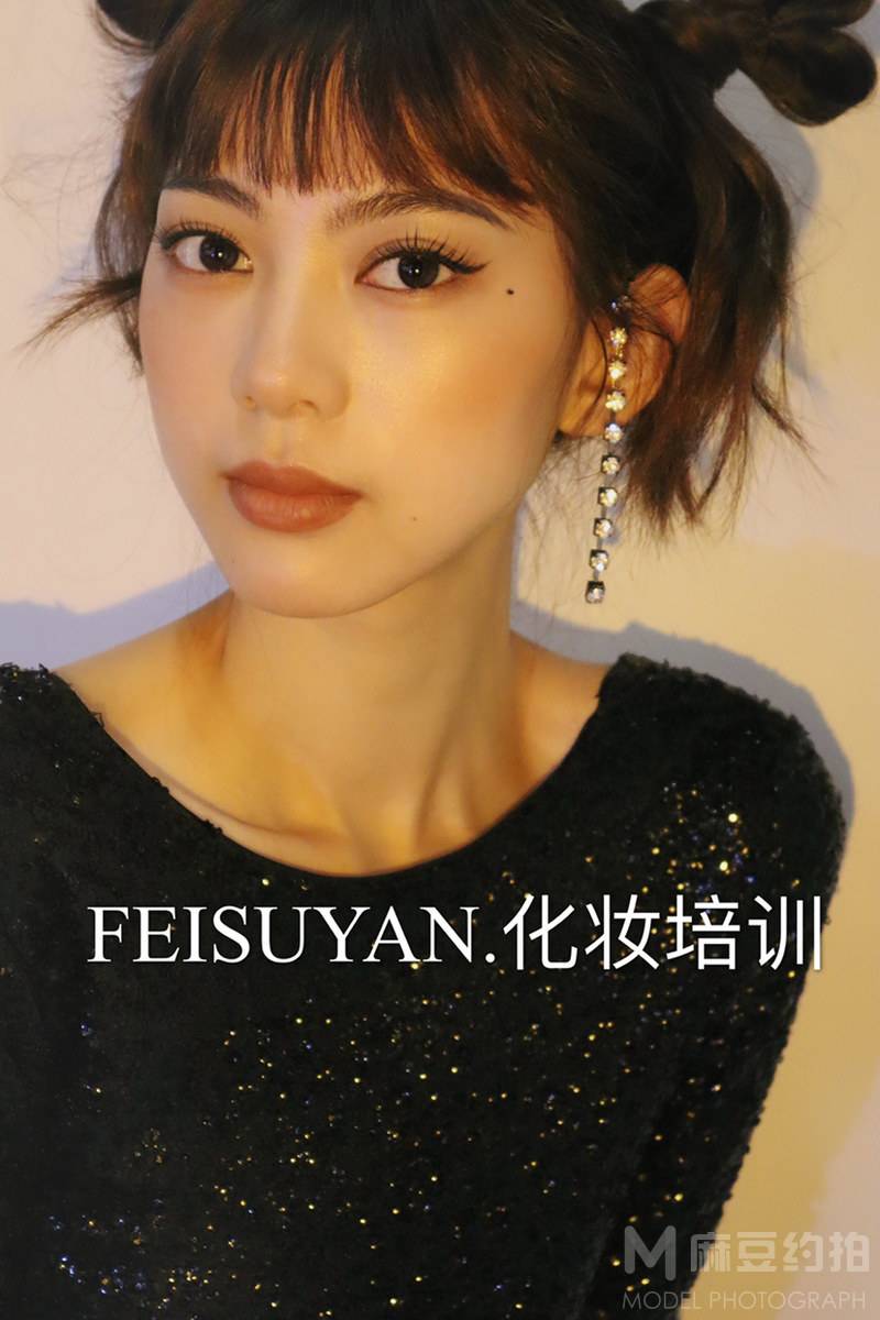 妆容模特