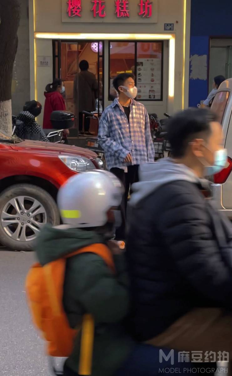 情绪模特