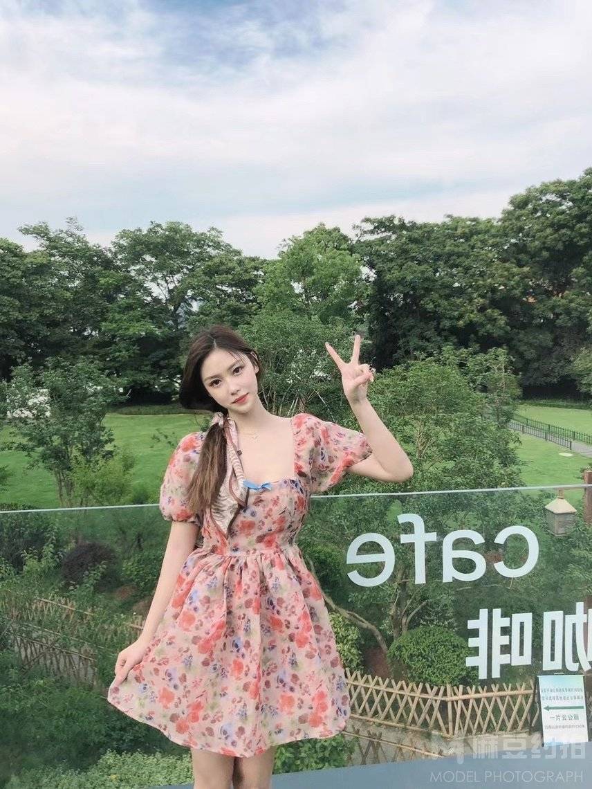 清新模特