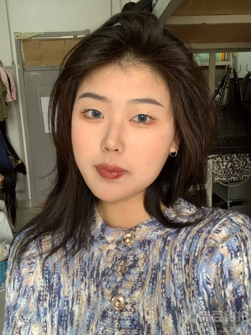 妆容模特