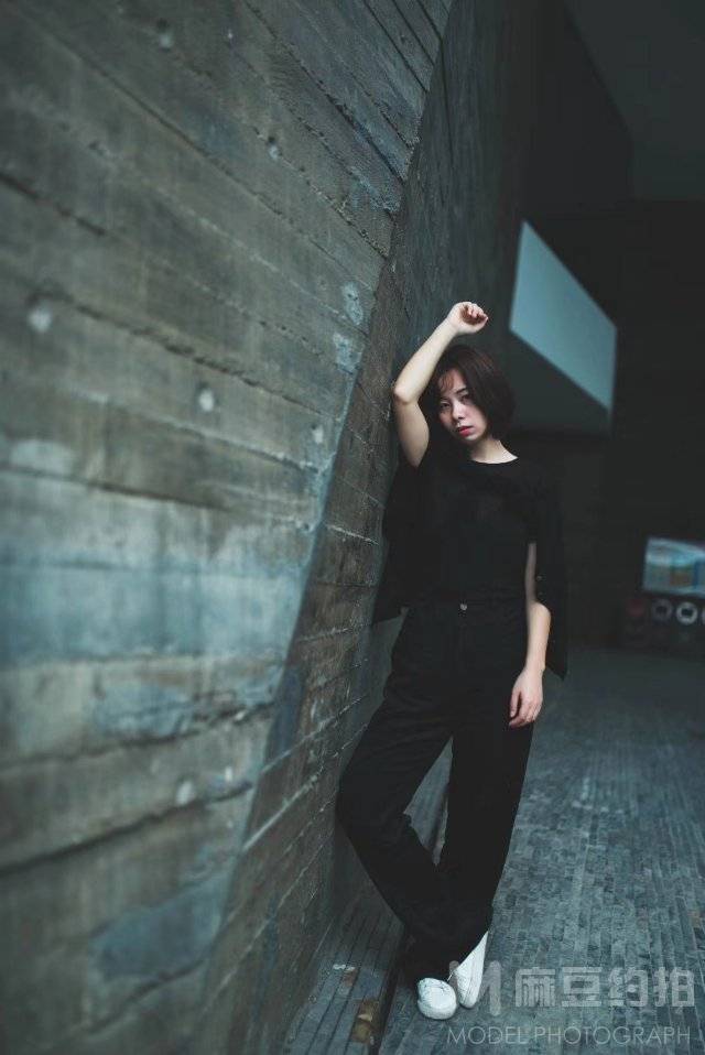 情绪模特