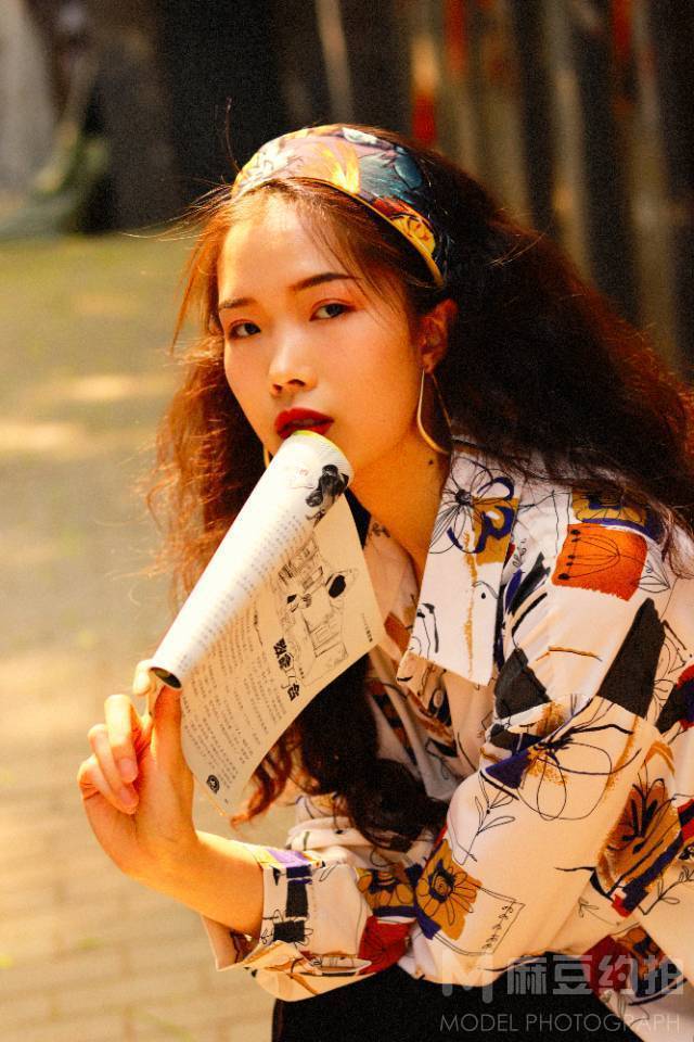 情绪模特