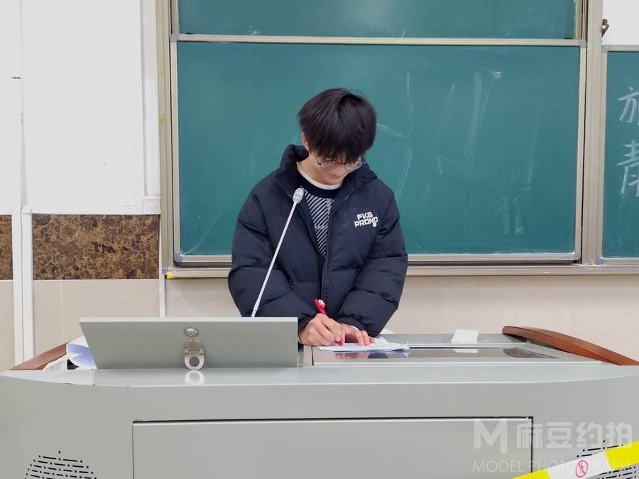 胶片模特