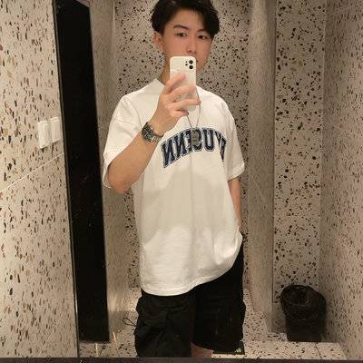 黑白模特