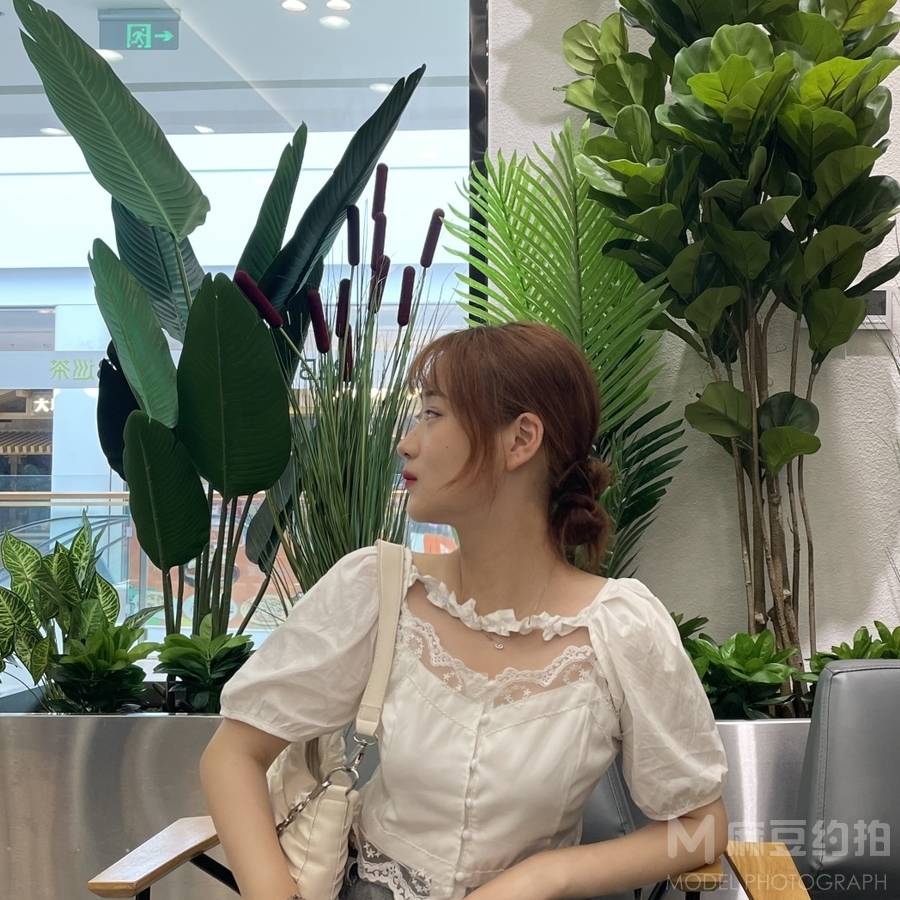 黑白模特