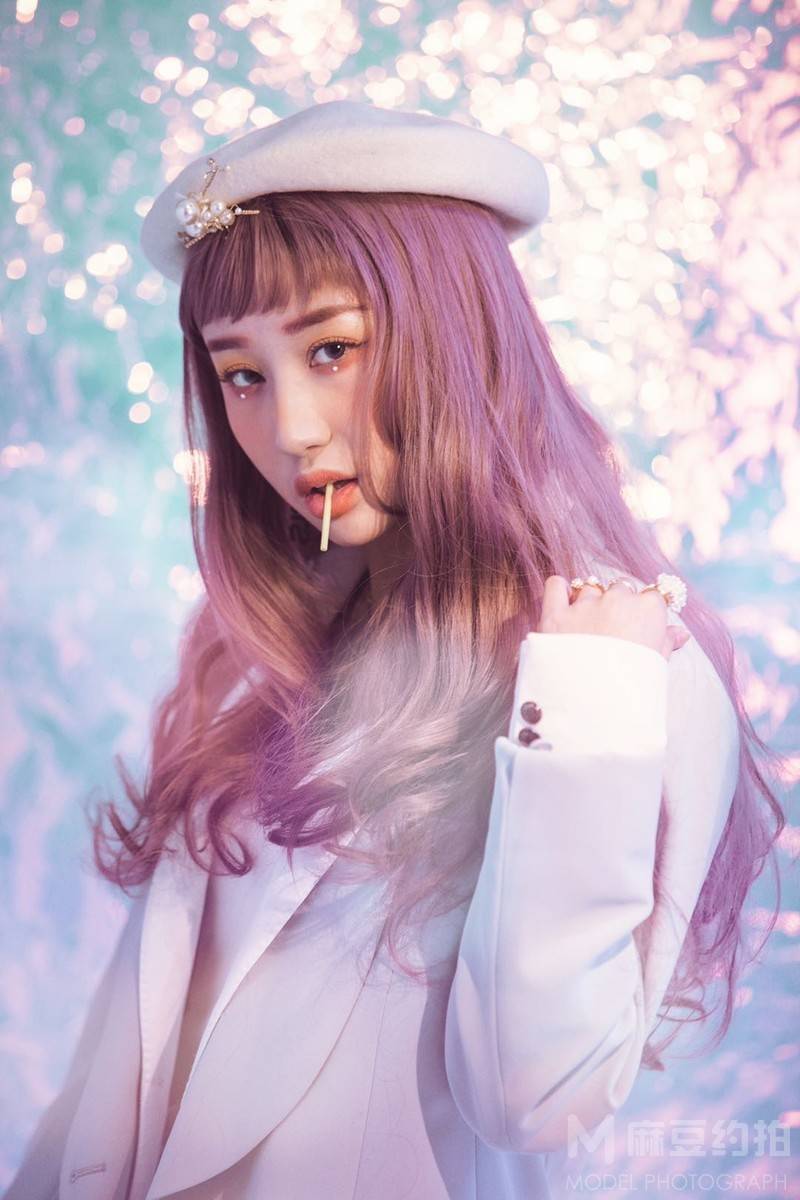 情绪模特