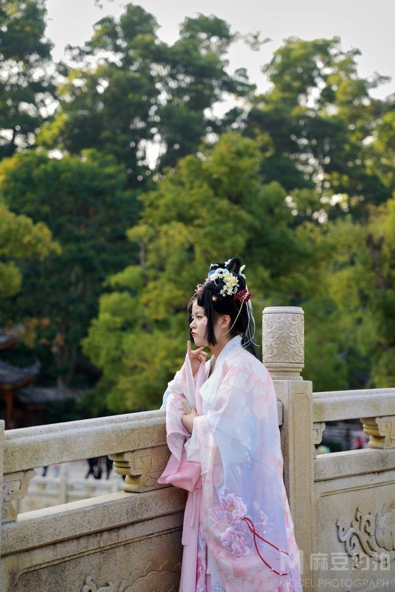 汉服模特