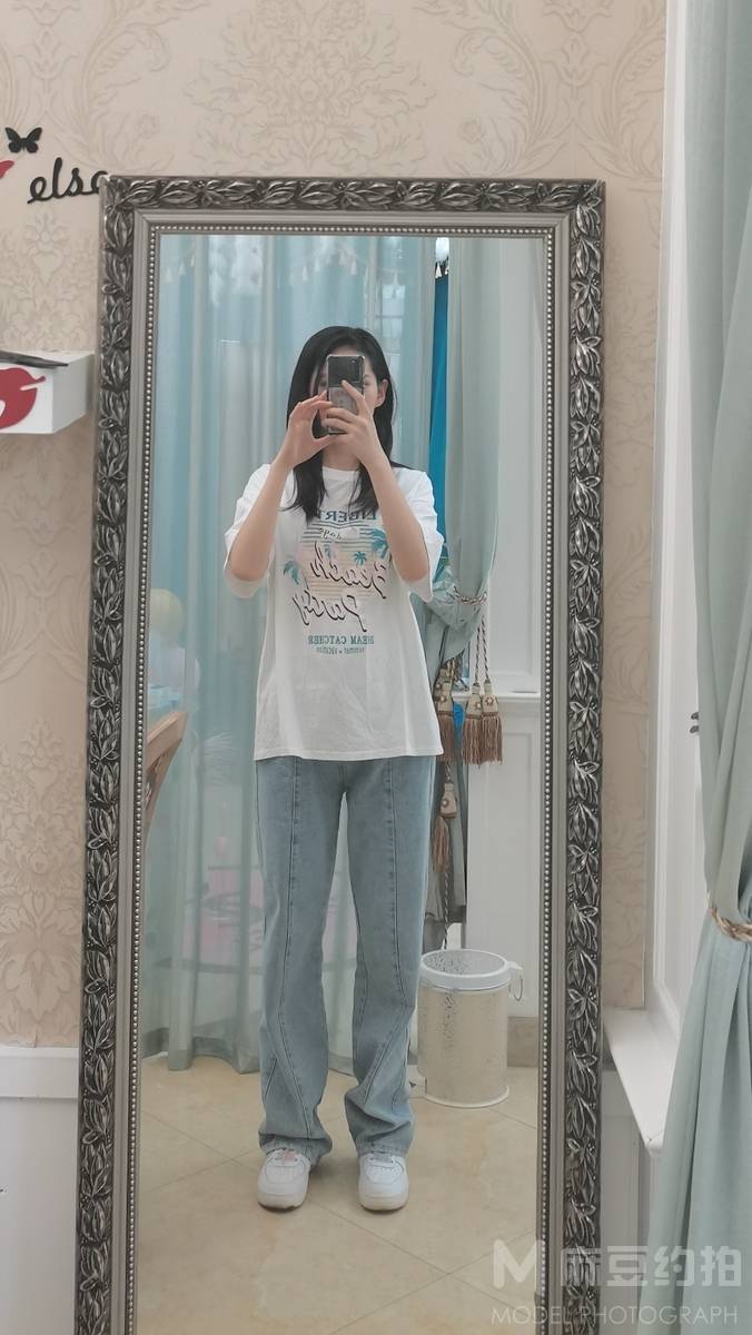 清新模特