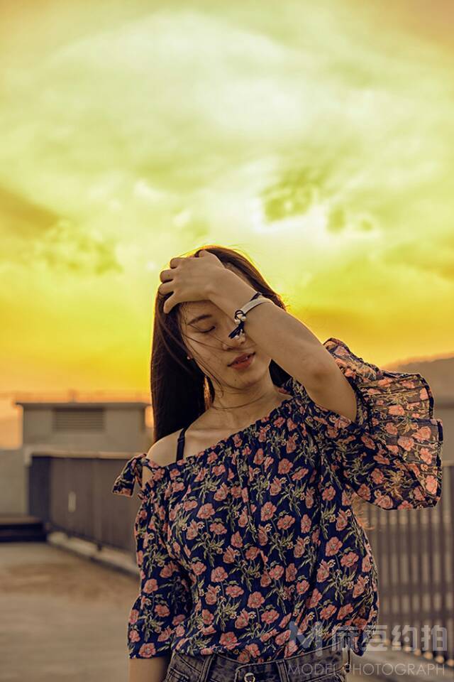 情绪模特