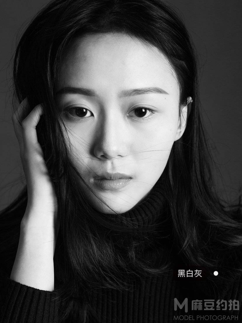 黑白模特