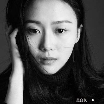 黑白模特