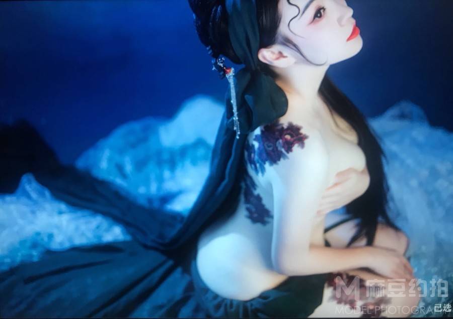 情绪模特