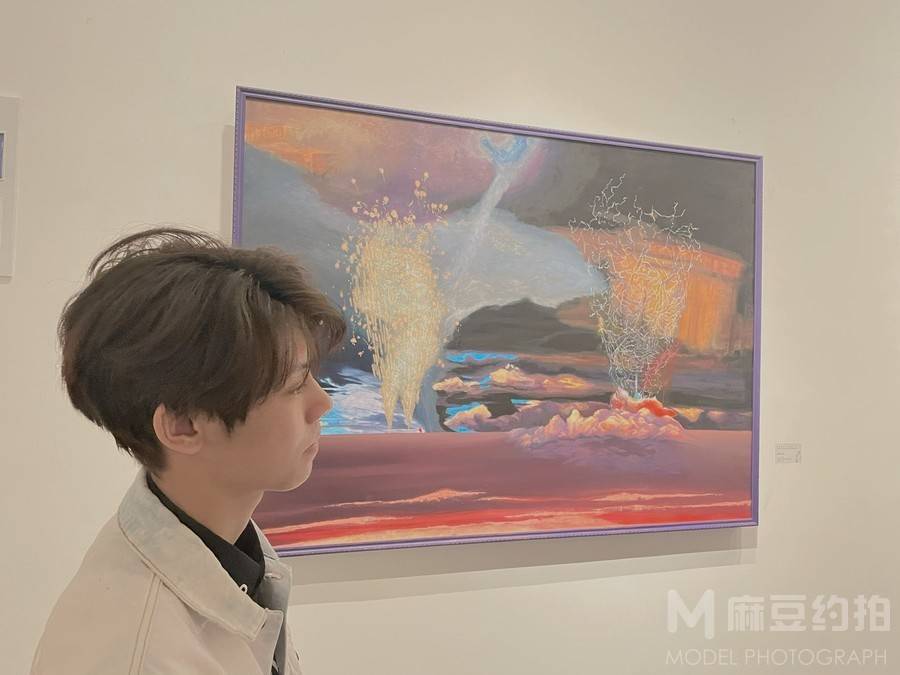 情绪模特