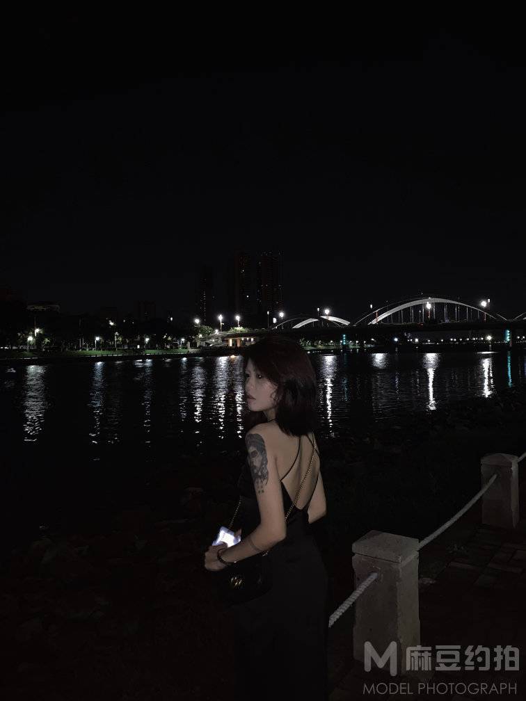 夜景模特