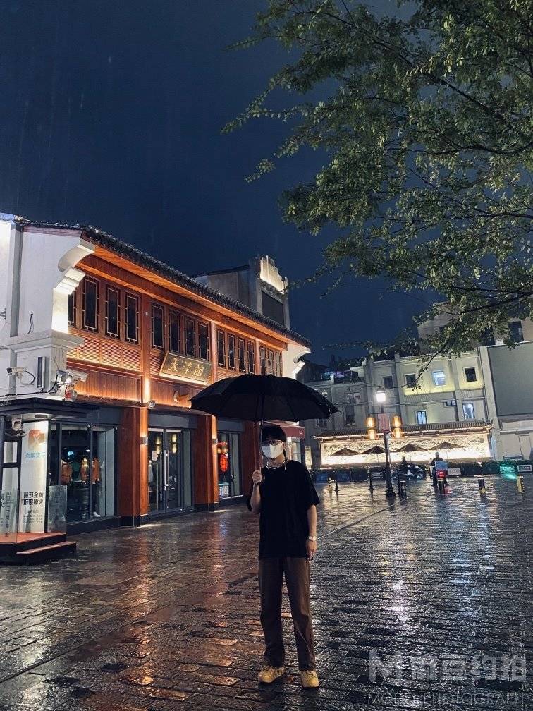 黑白模特