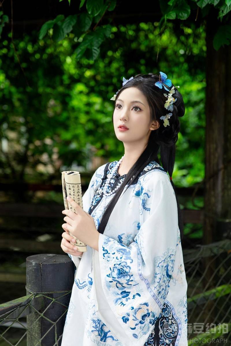 汉服模特
