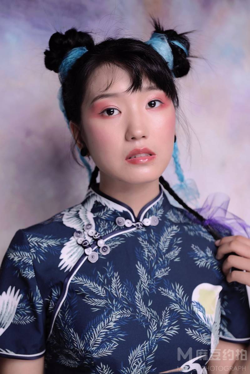 情绪模特
