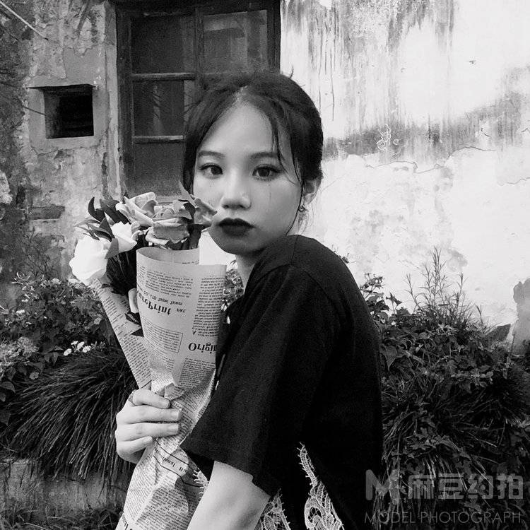 黑白模特