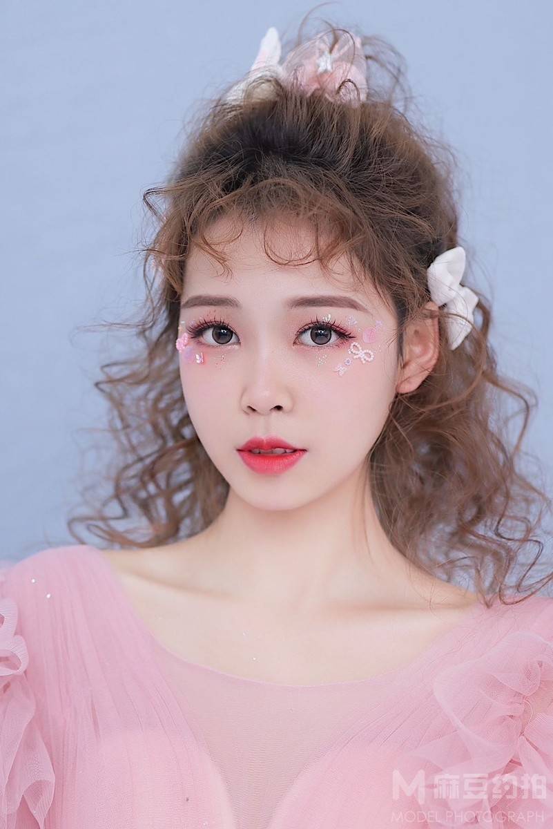 妆容模特