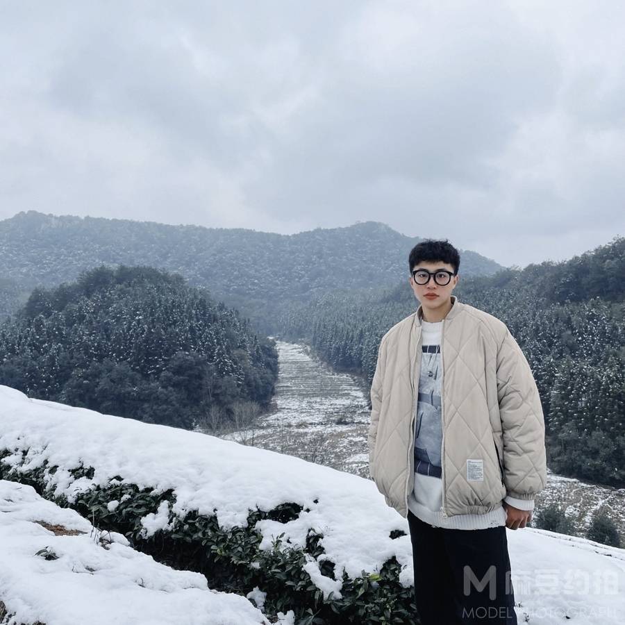 黑白模特