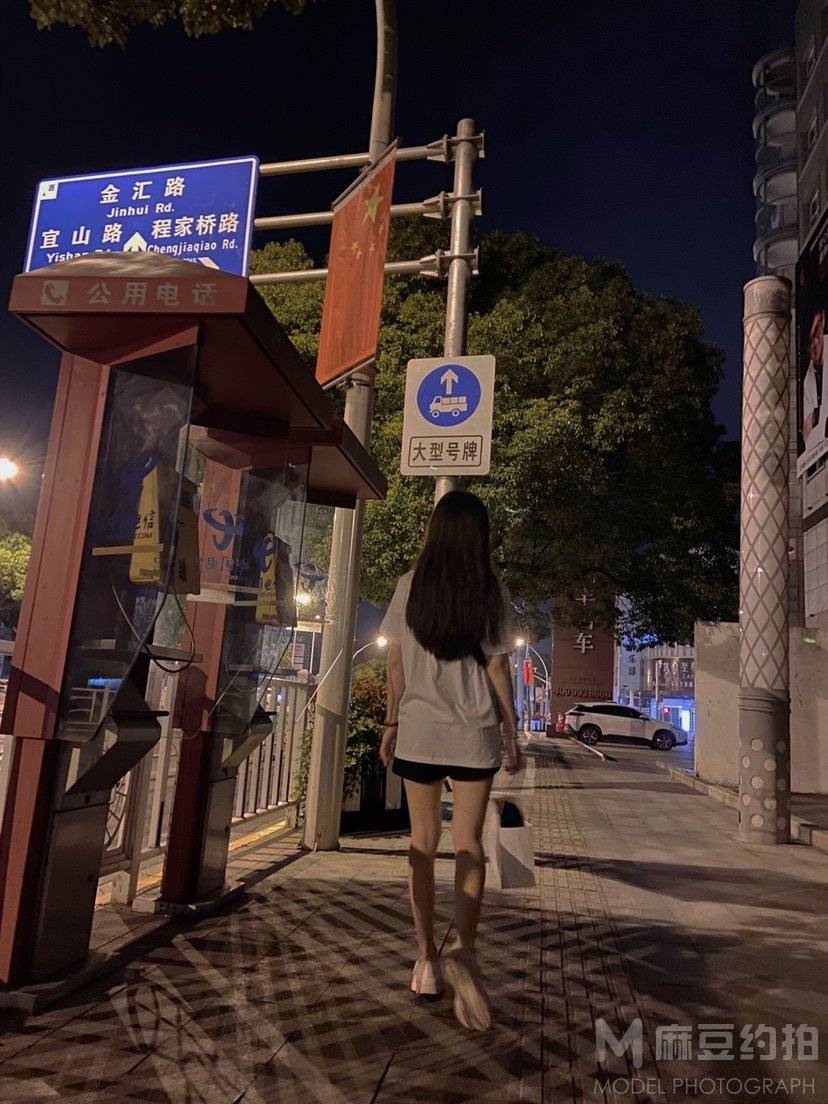 黑白模特