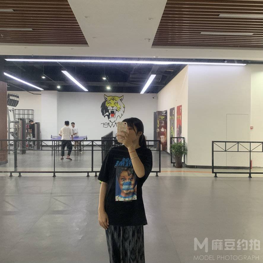 校园模特