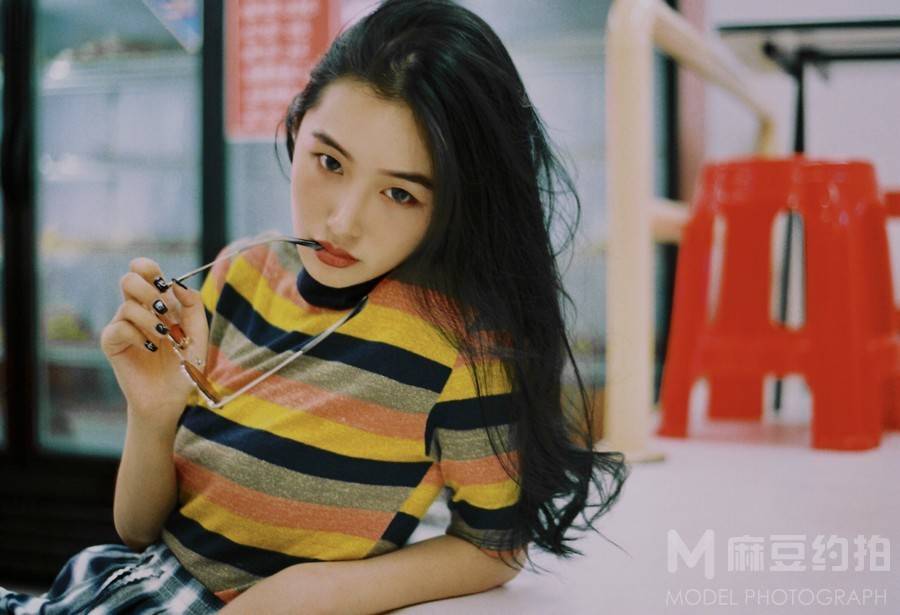 情绪模特