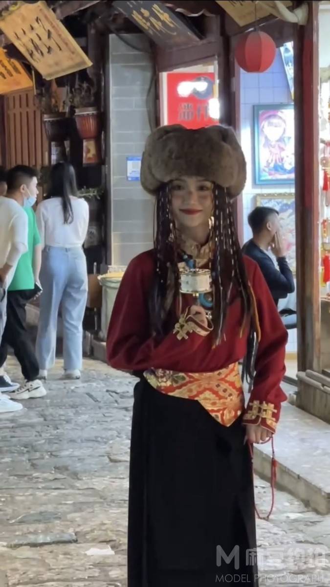 汉服模特