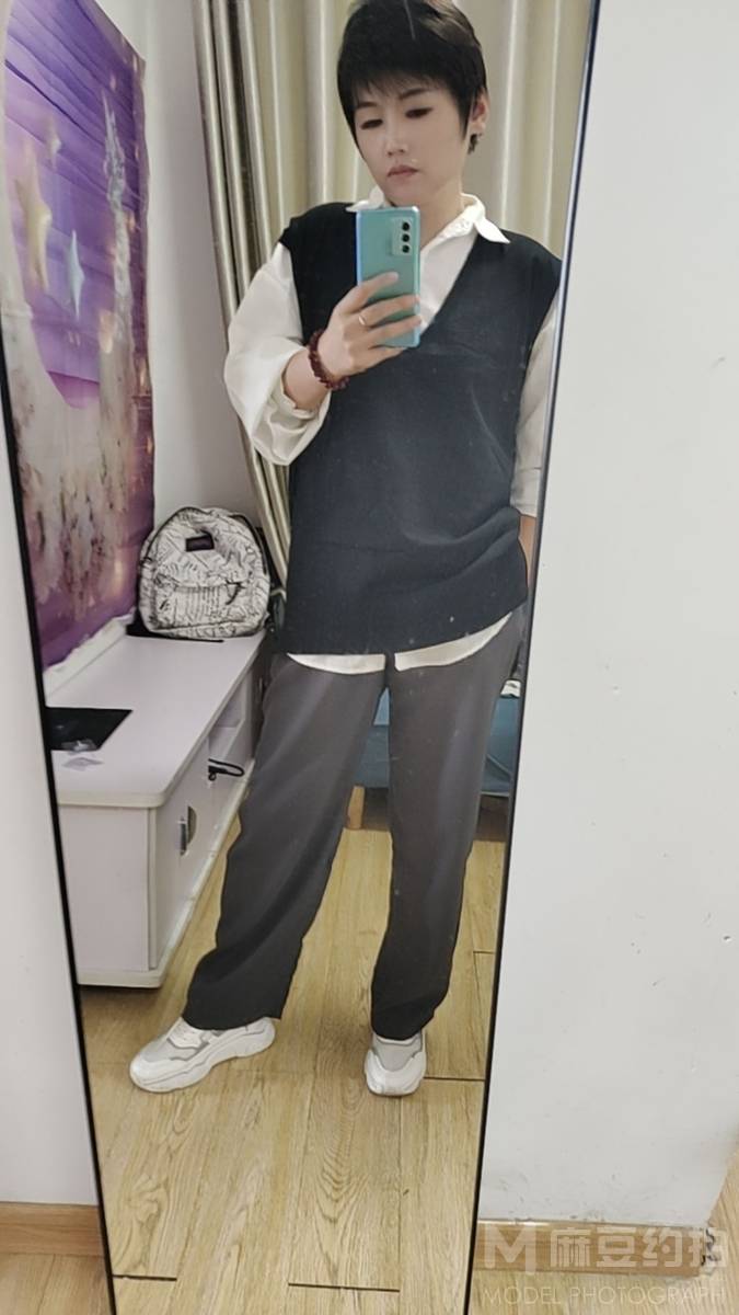 黑白模特