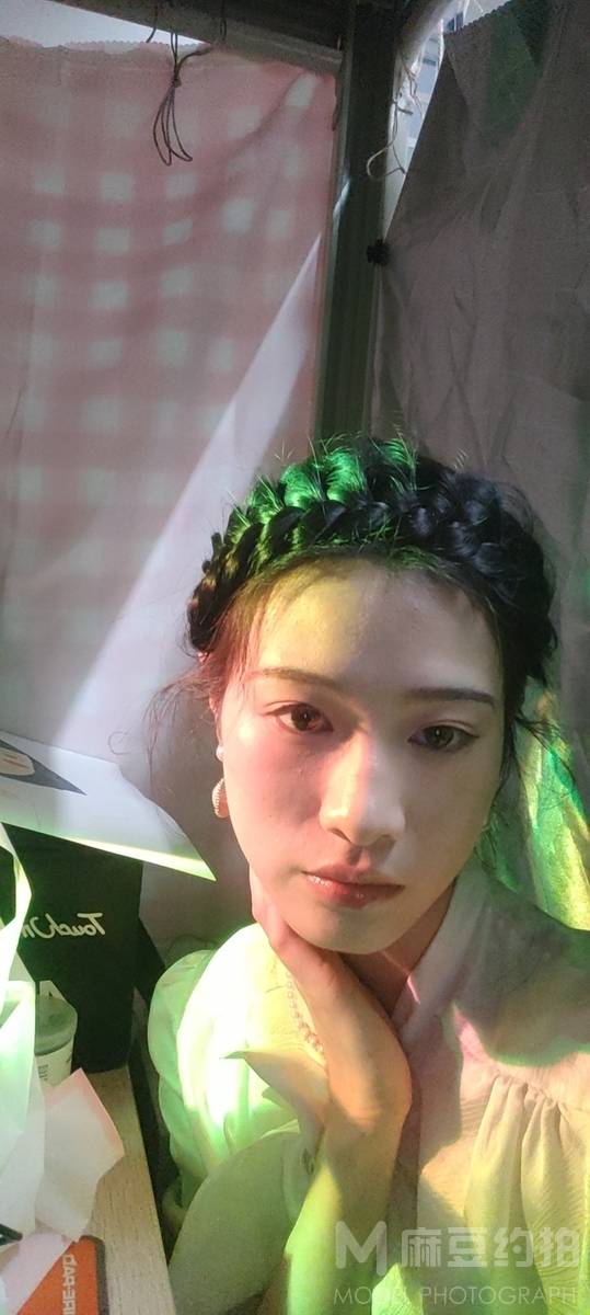 校园模特