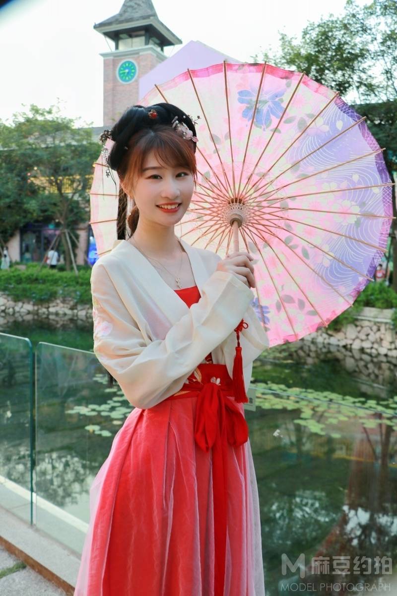 汉服模特
