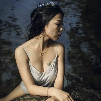 情绪模特