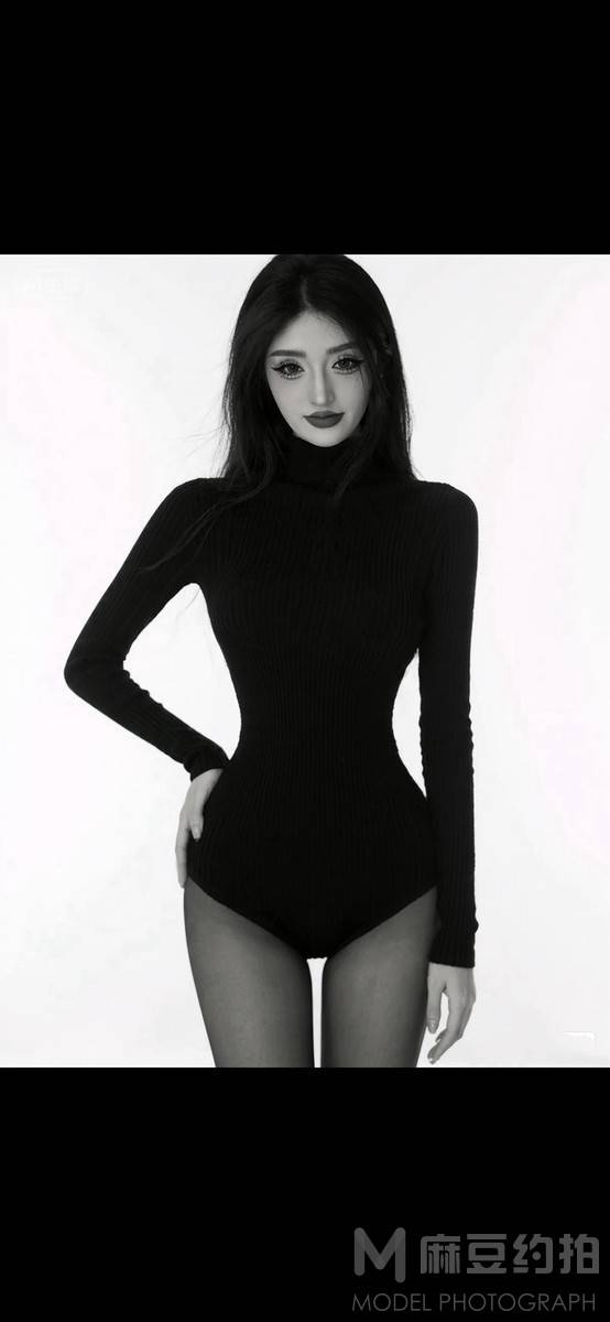 黑白模特