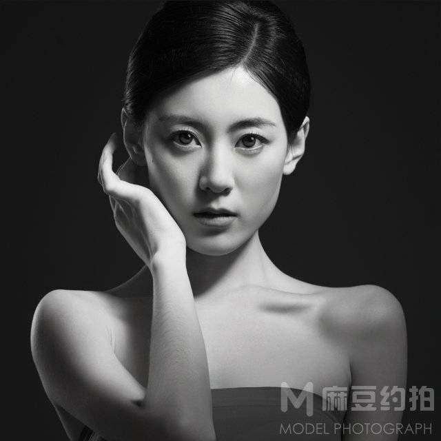 黑白模特