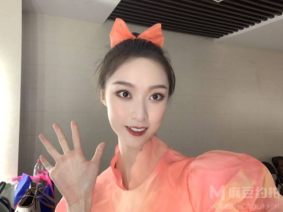 校园模特