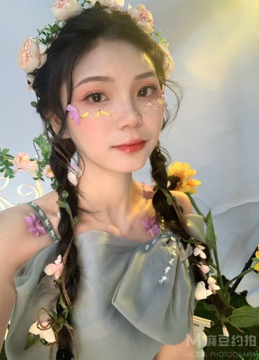 妆容模特