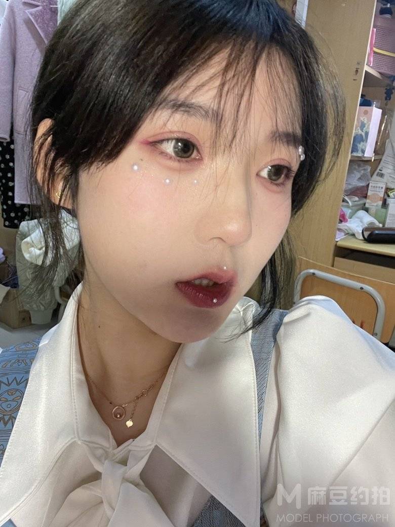 妆容模特