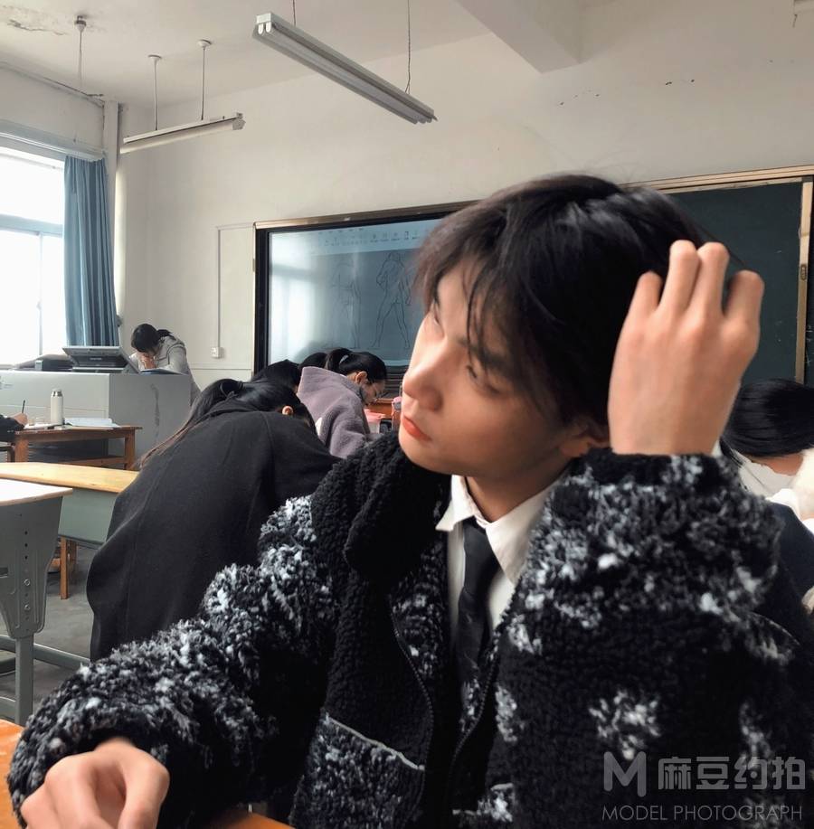 校园模特