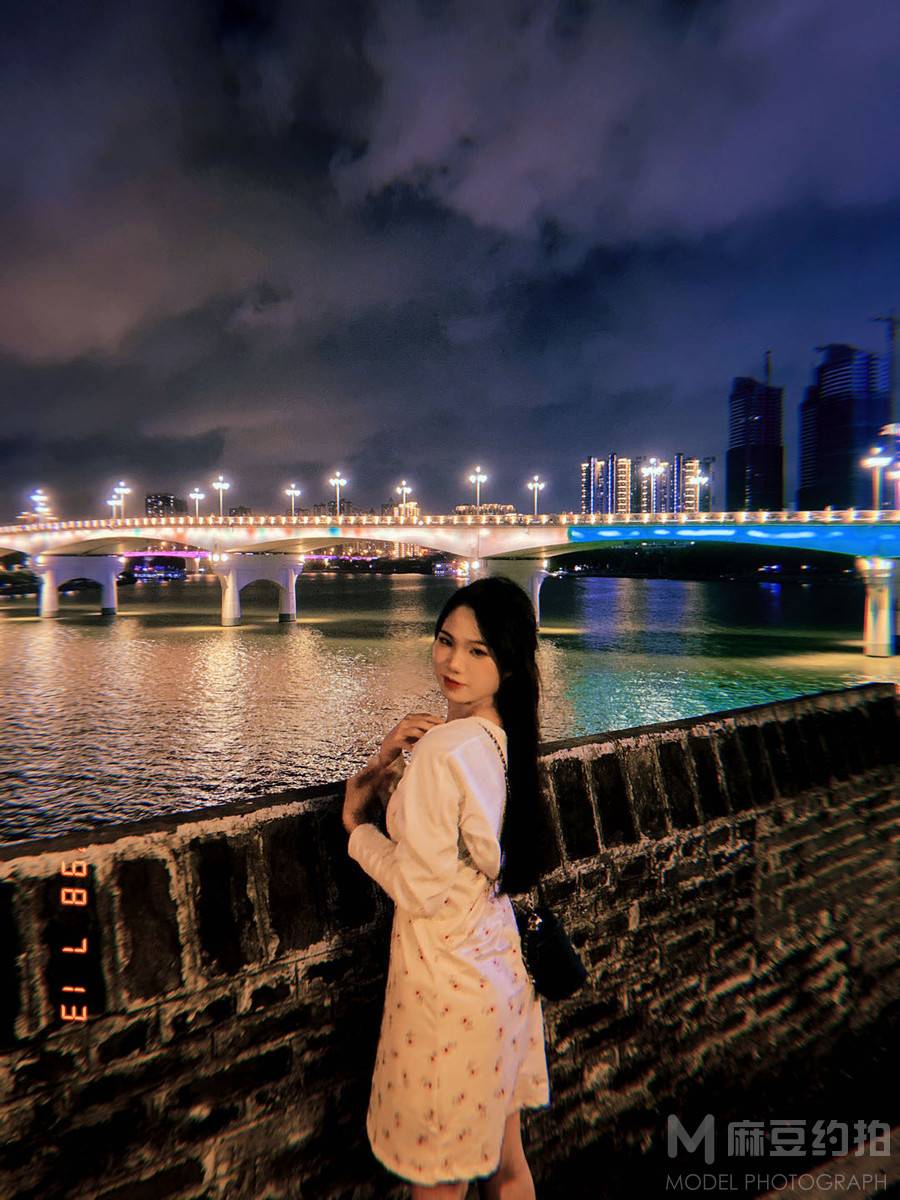 夜景模特