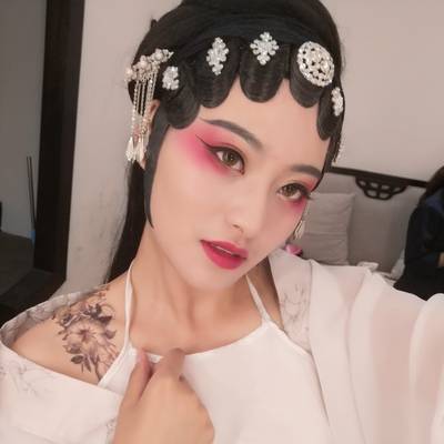 妆容模特