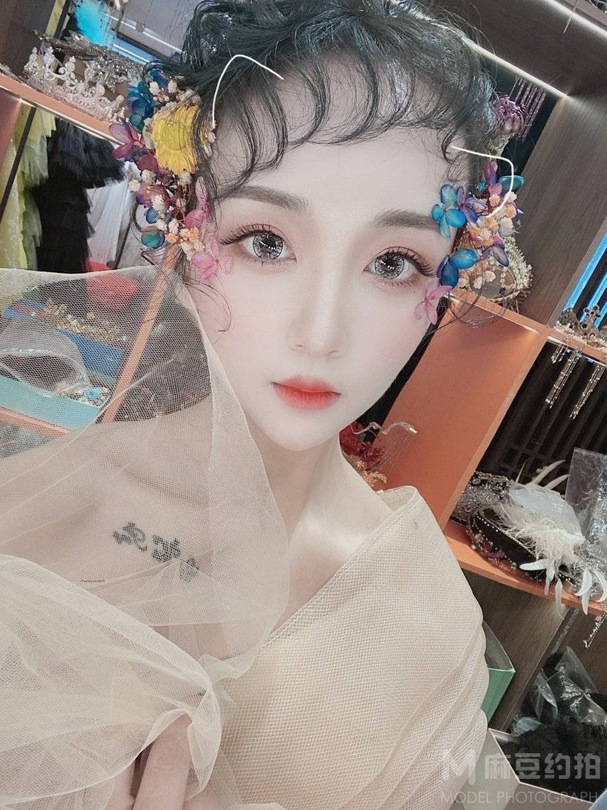 妆容模特
