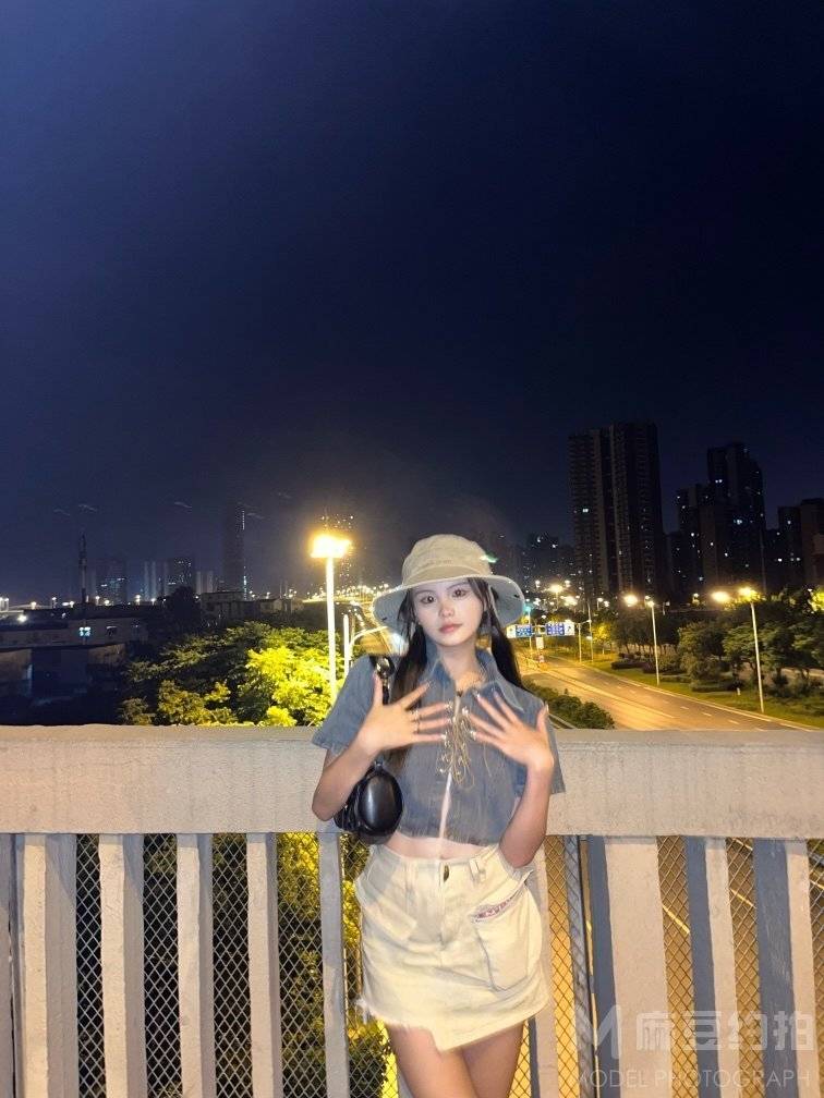 夜景模特