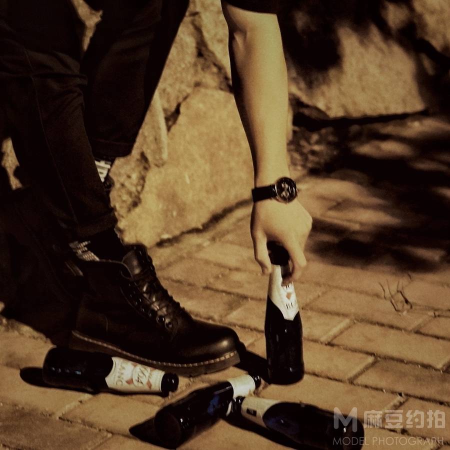 情绪模特