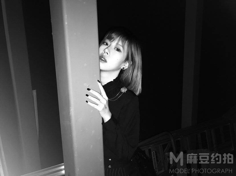 黑白模特