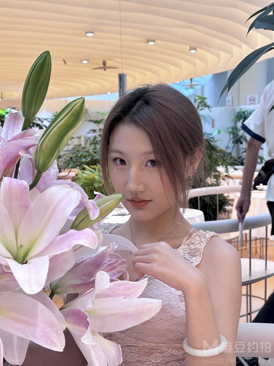妆容模特